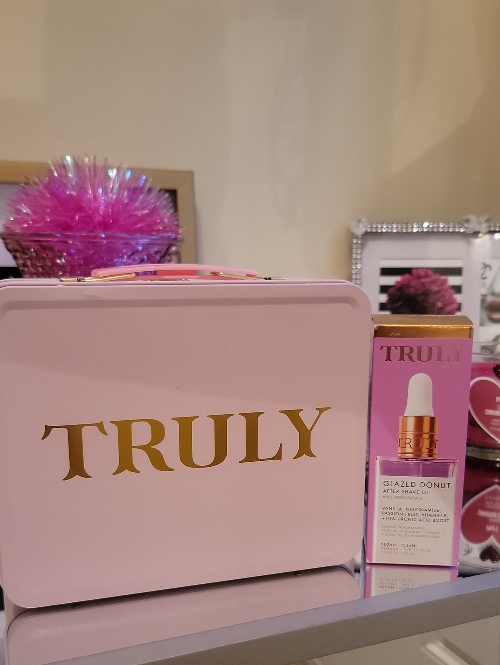 Truly Beauty Shave Oil W/ Metal Pink Lunch Box. Never Used. Brand New.